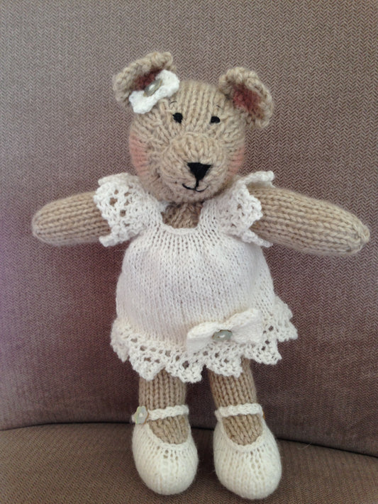 Cameron James: Lacey Bear