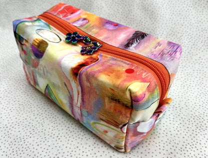 CLASS:  "Discover Decovil" a Two day Bag making workshop
